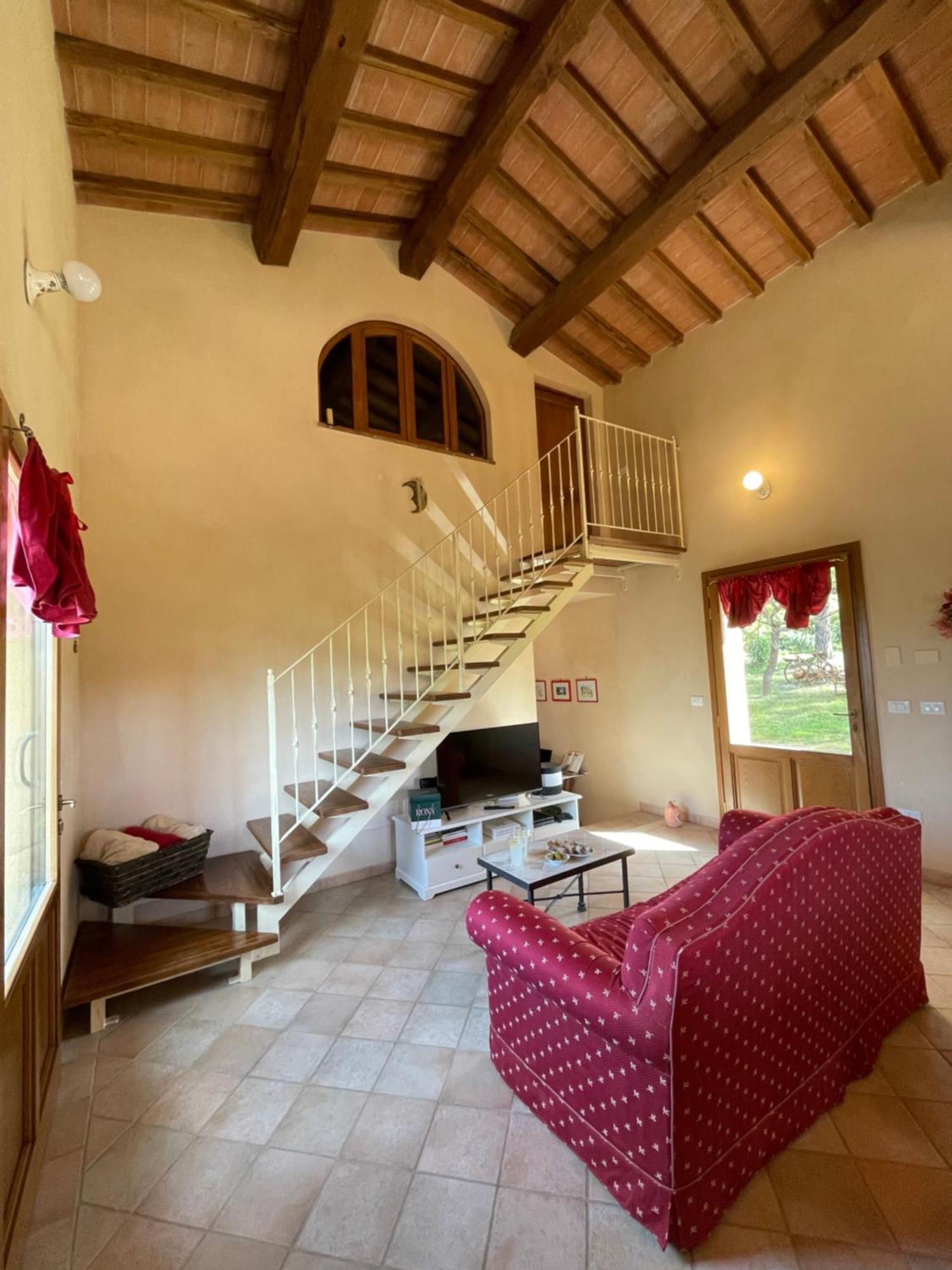Agriturismo Podere Le Tombe Guest House Palaia Ngoại thất bức ảnh