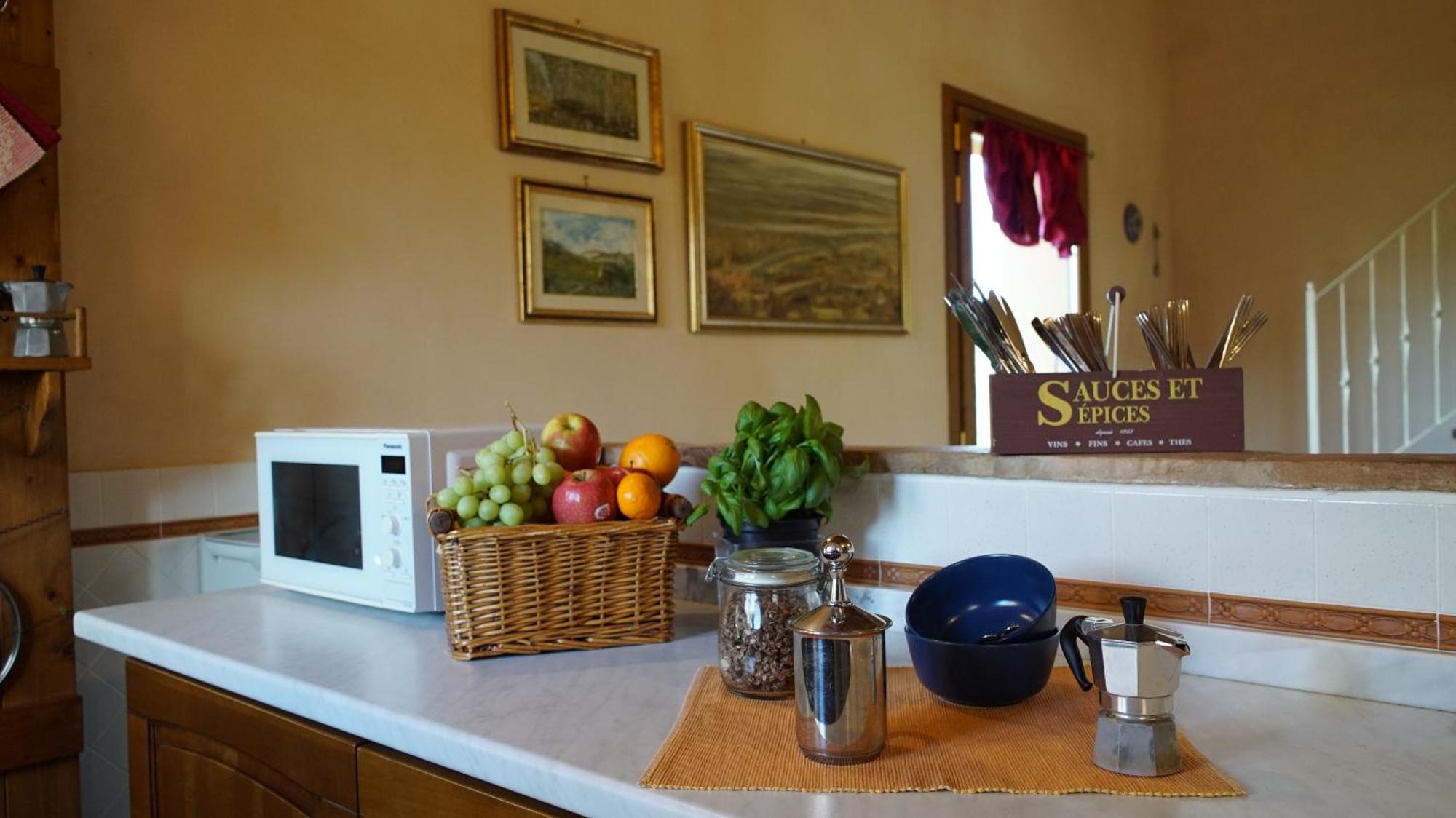Agriturismo Podere Le Tombe Guest House Palaia Ngoại thất bức ảnh
