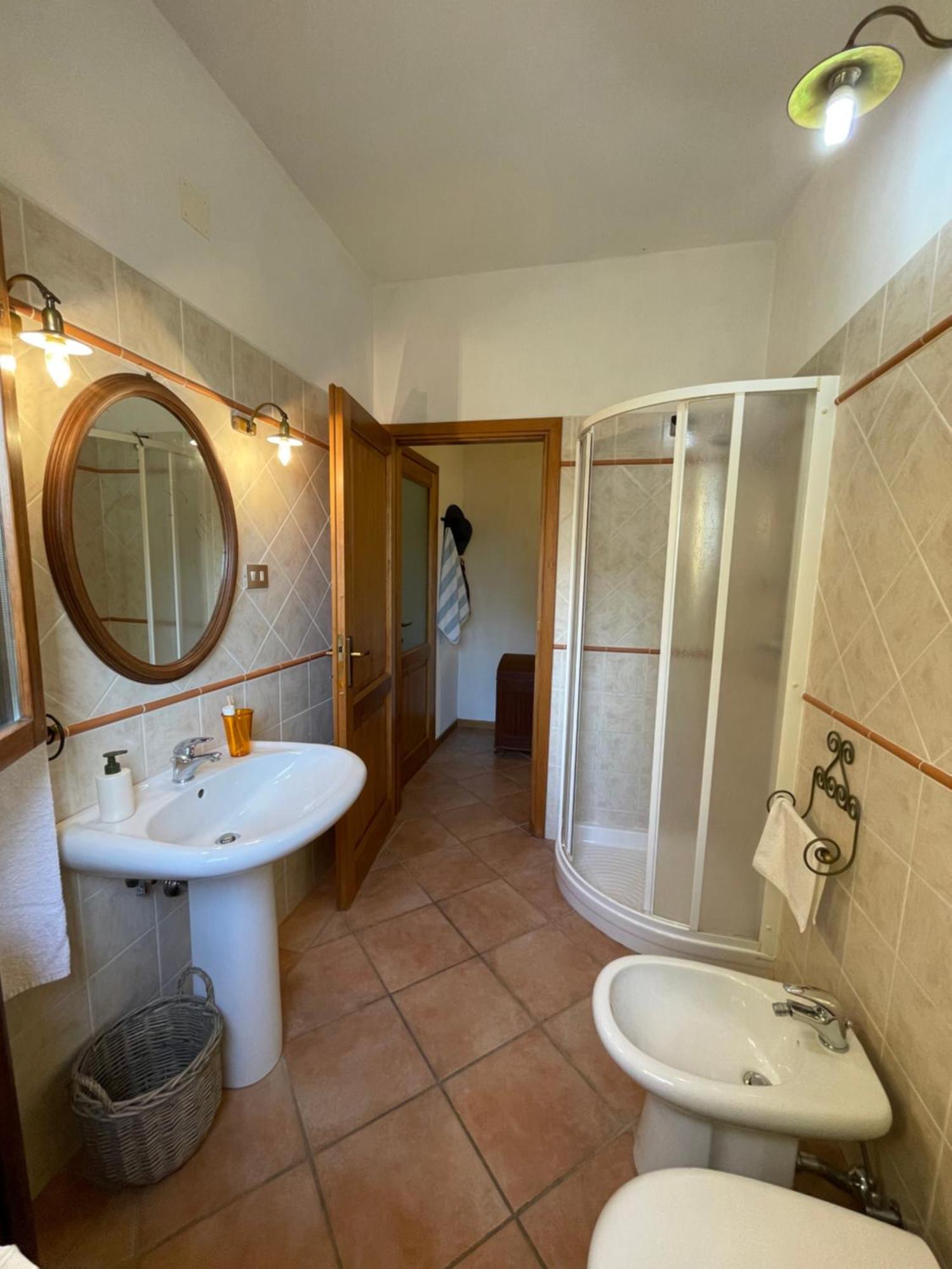Agriturismo Podere Le Tombe Guest House Palaia Ngoại thất bức ảnh