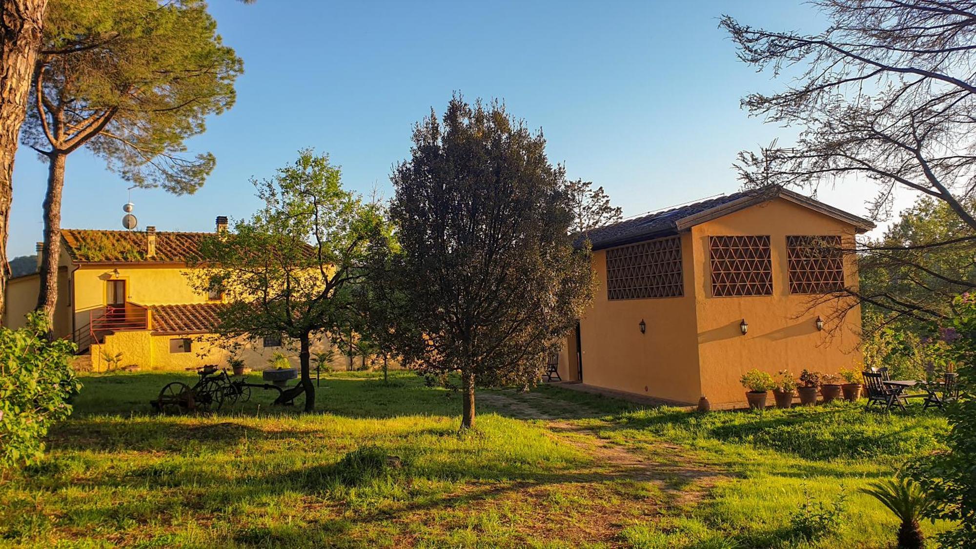 Agriturismo Podere Le Tombe Guest House Palaia Ngoại thất bức ảnh